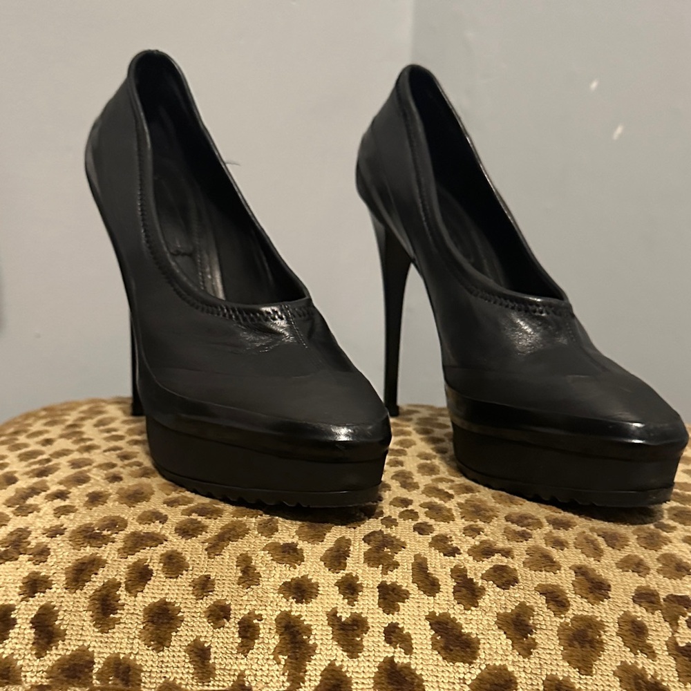 Burberry Black Platform Heels - Picture 3 of 16